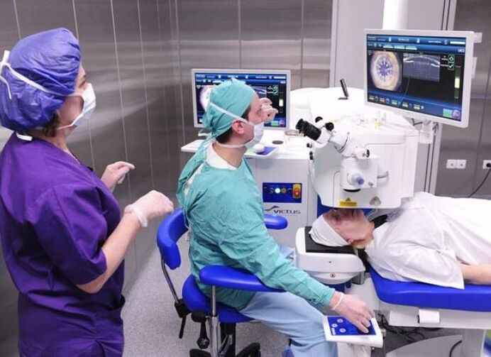 Per le rotture retiniche viene eseguita la coagulazione laser